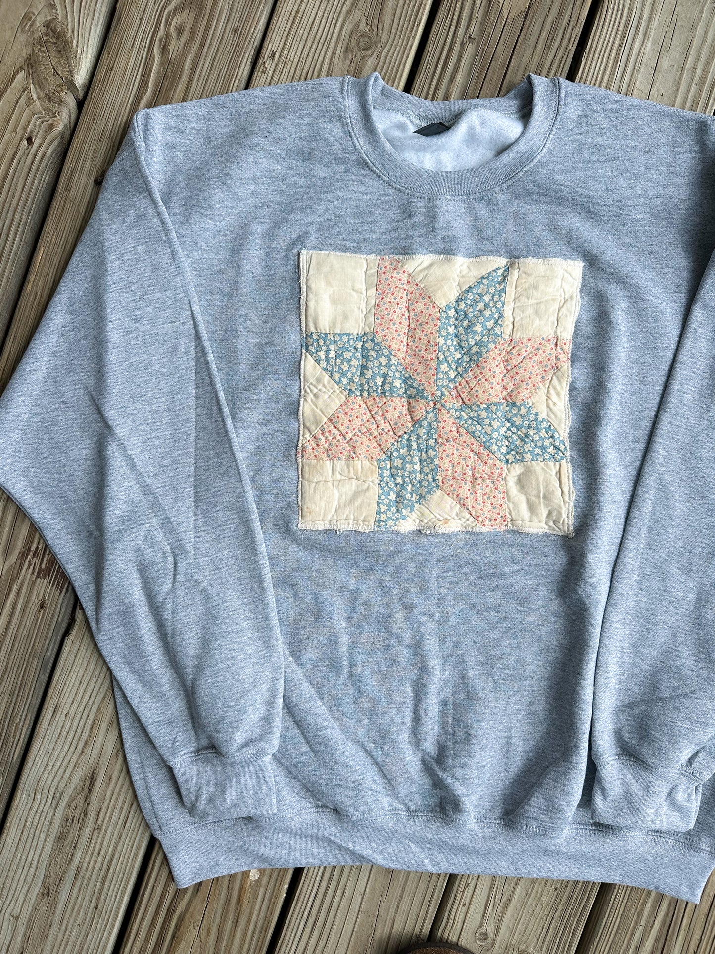 Star Quilt Sweatshirt - Size XL